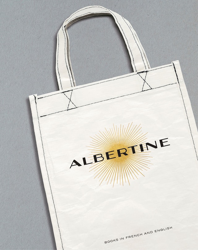 Small Tyvek shopping bag.